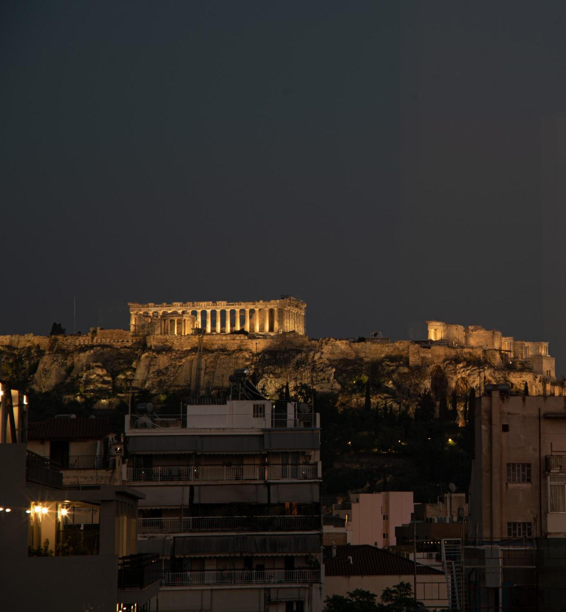 Stunning Acropolis View - 500M Metro - At Historical Center Apartment Athena Bagian luar foto