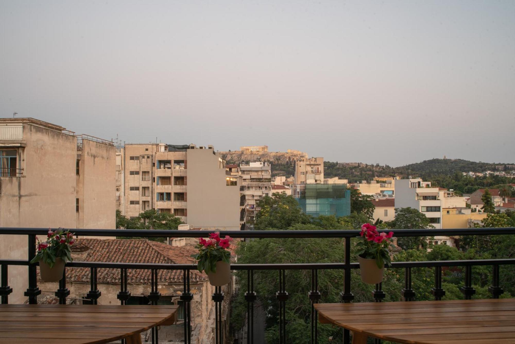 Stunning Acropolis View - 500M Metro - At Historical Center Apartment Athena Bagian luar foto